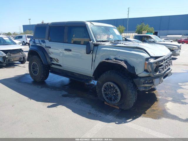  Salvage Ford Bronco