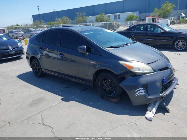  Salvage Toyota Prius