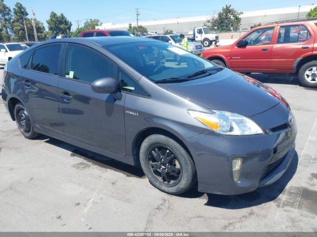  Salvage Toyota Prius