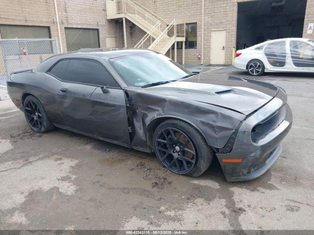  Salvage Dodge Challenger