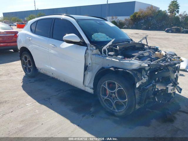  Salvage Alfa Romeo Stelvio