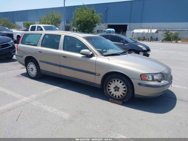  Salvage Volvo V70