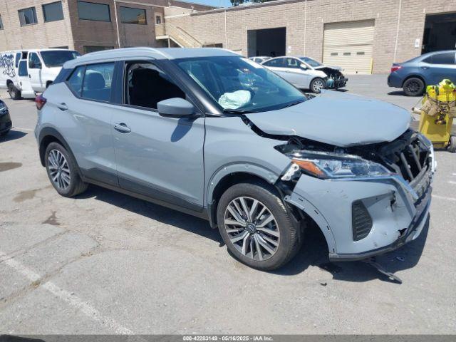  Salvage Nissan Kicks