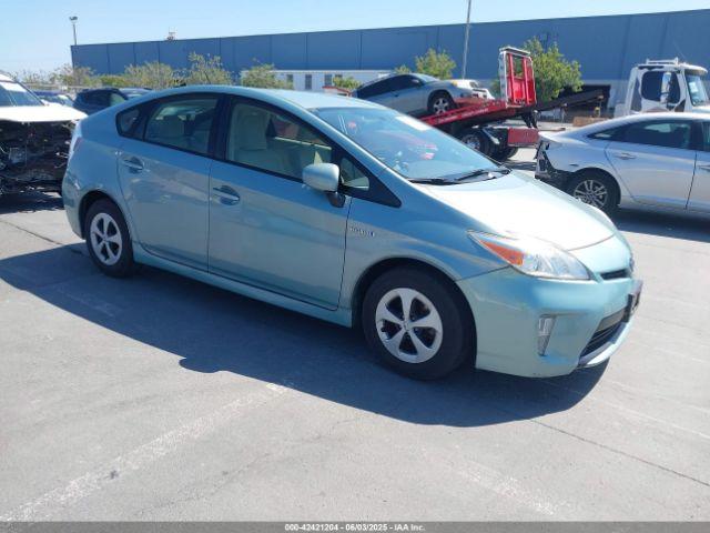  Salvage Toyota Prius