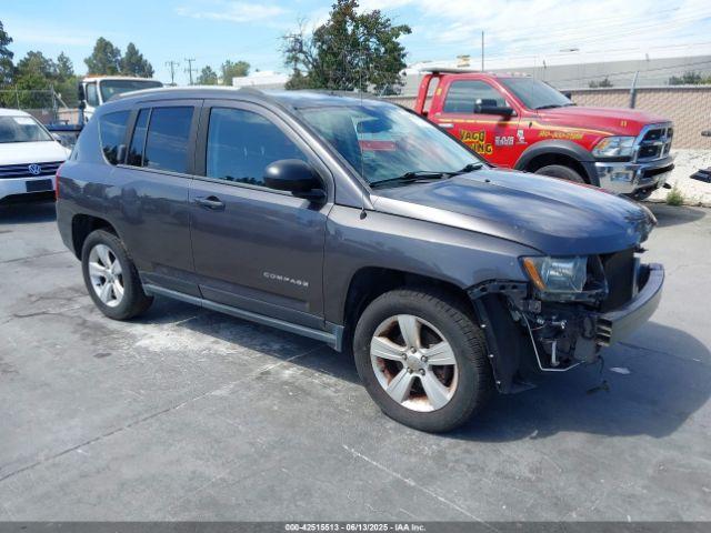  Salvage Jeep Compass