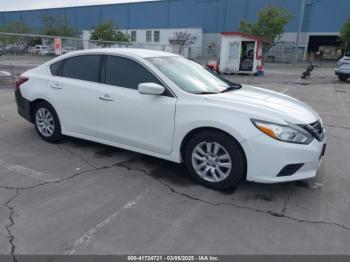  Salvage Nissan Altima