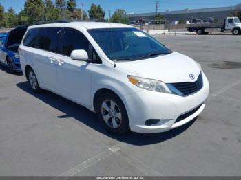  Salvage Toyota Sienna