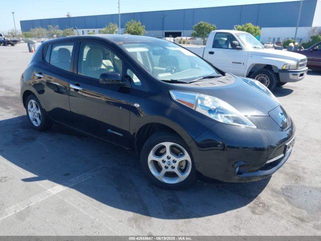  Salvage Nissan LEAF
