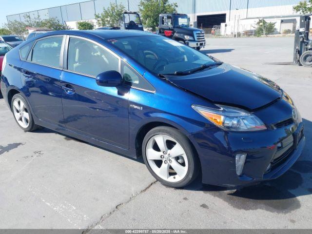  Salvage Toyota Prius