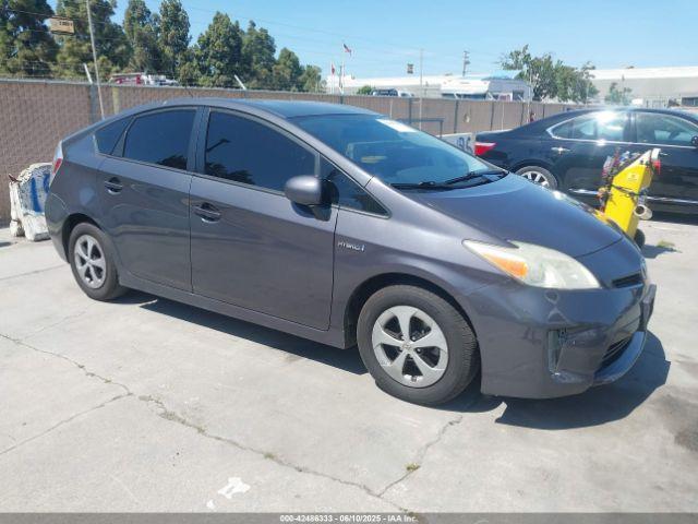  Salvage Toyota Prius
