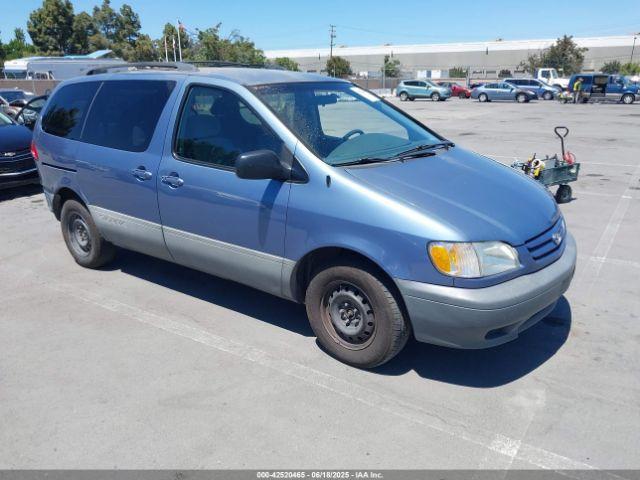  Salvage Toyota Sienna