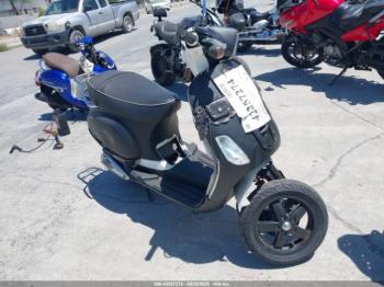  Salvage Vespa Lx