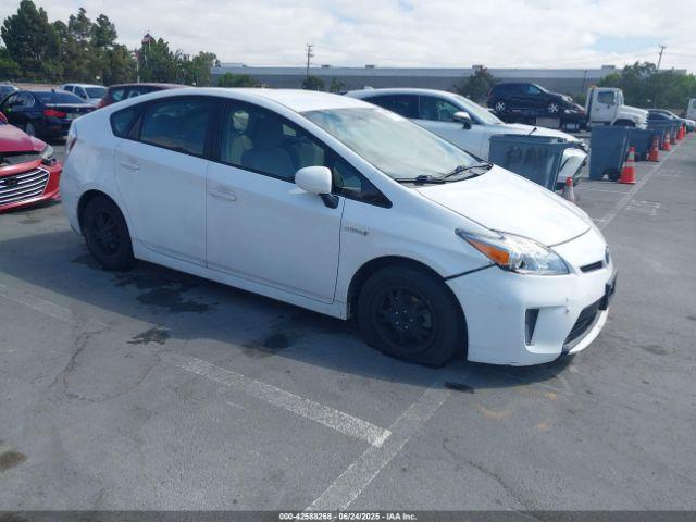  Salvage Toyota Prius