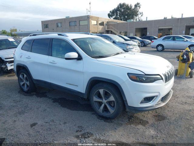  Salvage Jeep Cherokee