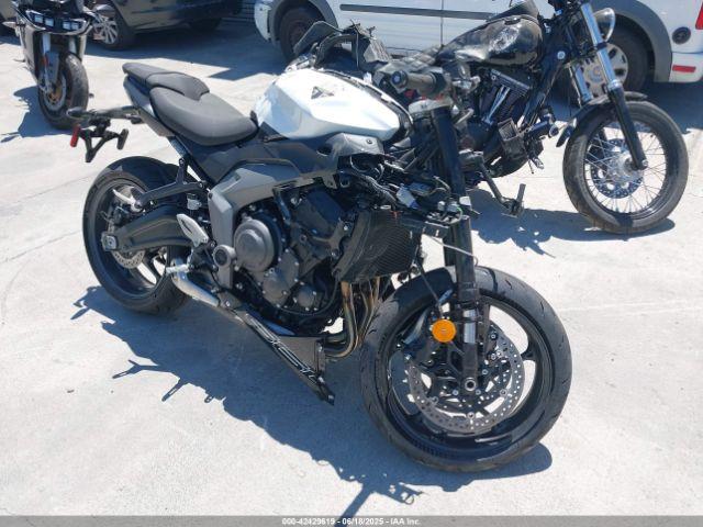  Salvage Triumph Motorcycle Daytona