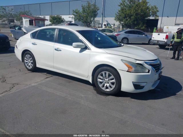  Salvage Nissan Altima