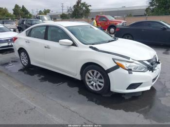  Salvage Nissan Altima