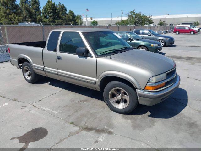  Salvage Chevrolet S-10