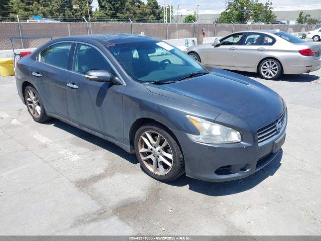  Salvage Nissan Maxima