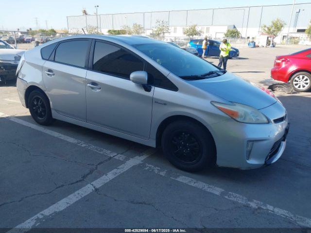  Salvage Toyota Prius