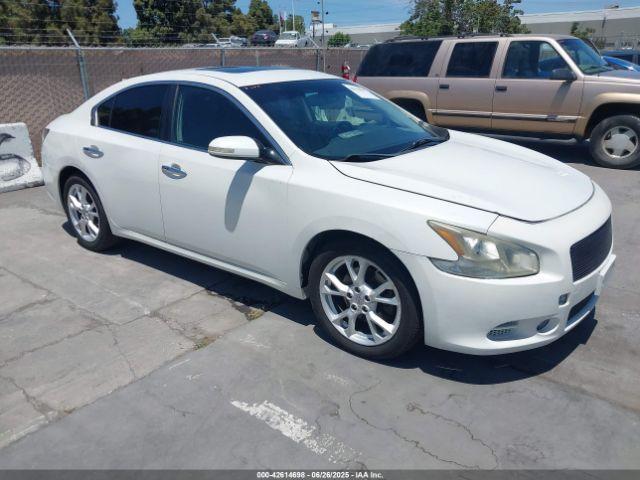  Salvage Nissan Maxima