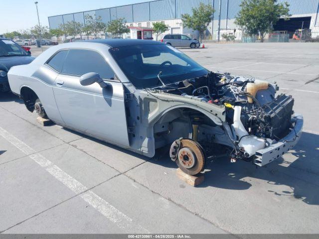  Salvage Dodge Challenger
