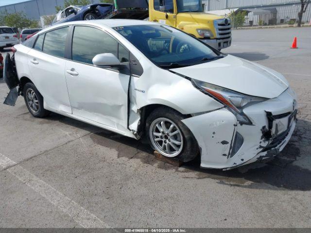  Salvage Toyota Prius