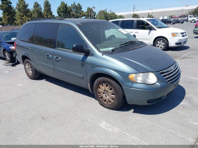  Salvage Chrysler Town & Country
