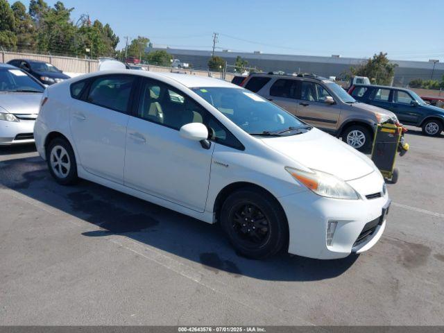  Salvage Toyota Prius