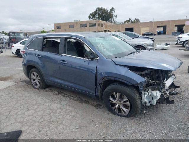  Salvage Toyota Highlander