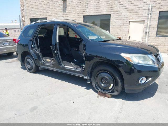  Salvage Nissan Pathfinder