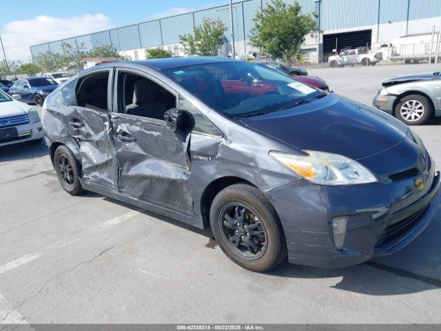  Salvage Toyota Prius