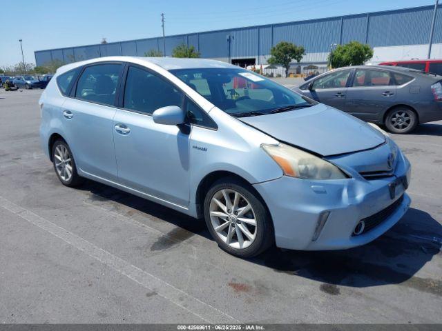  Salvage Toyota Prius v