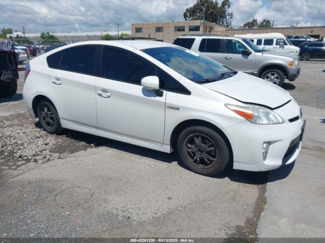  Salvage Toyota Prius