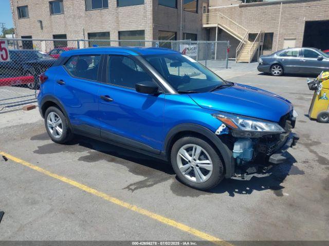  Salvage Nissan Kicks