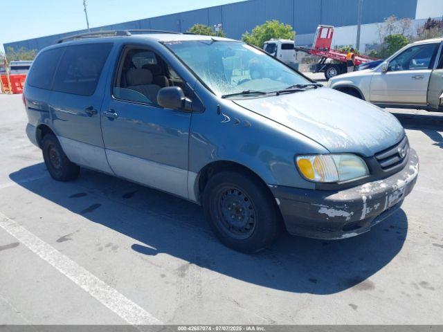  Salvage Toyota Sienna