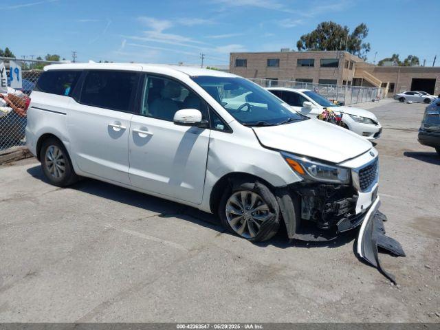  Salvage Kia Sedona
