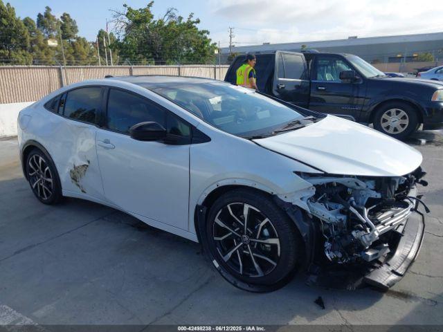  Salvage Toyota Prius Prime