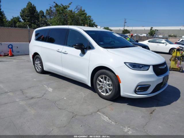  Salvage Chrysler Pacifica
