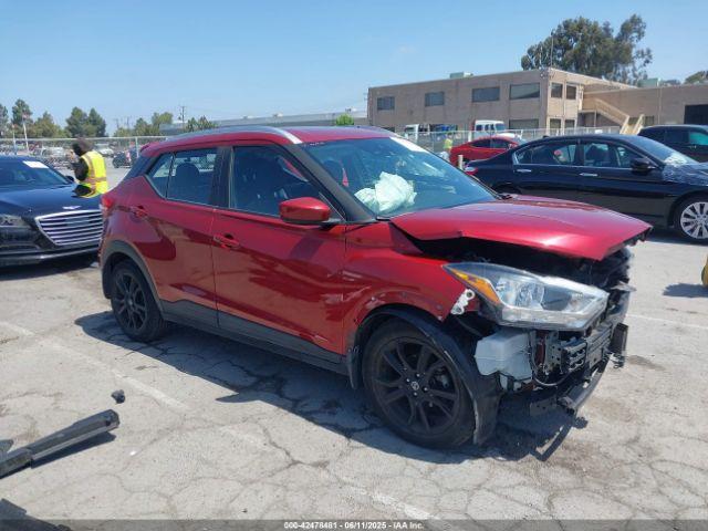  Salvage Nissan Kicks