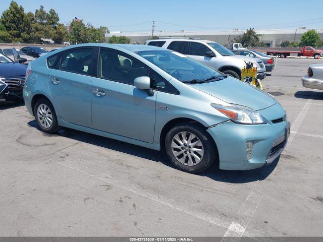  Salvage Toyota Prius