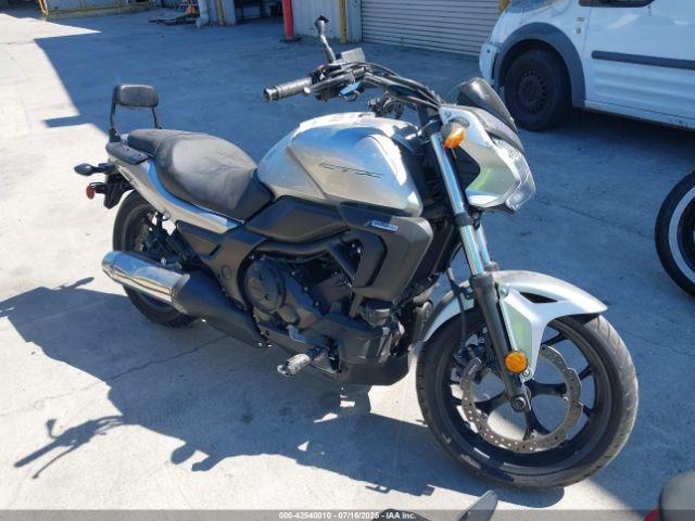  Salvage Honda Ctx700