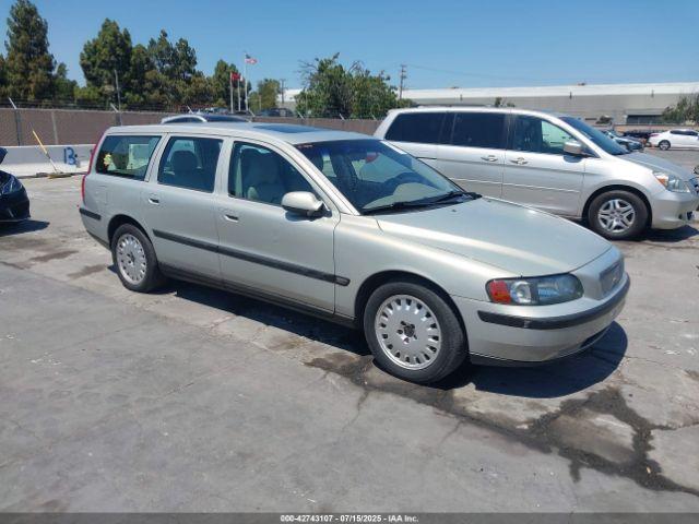  Salvage Volvo V70