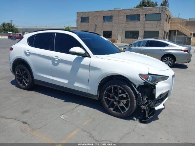  Salvage Alfa Romeo Stelvio