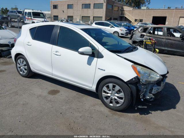  Salvage Toyota Prius c