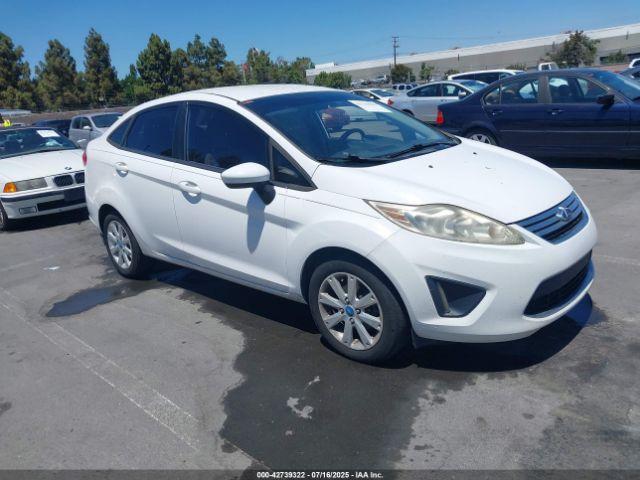  Salvage Ford Fiesta