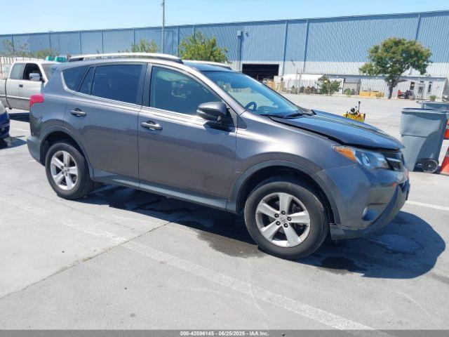  Salvage Toyota RAV4