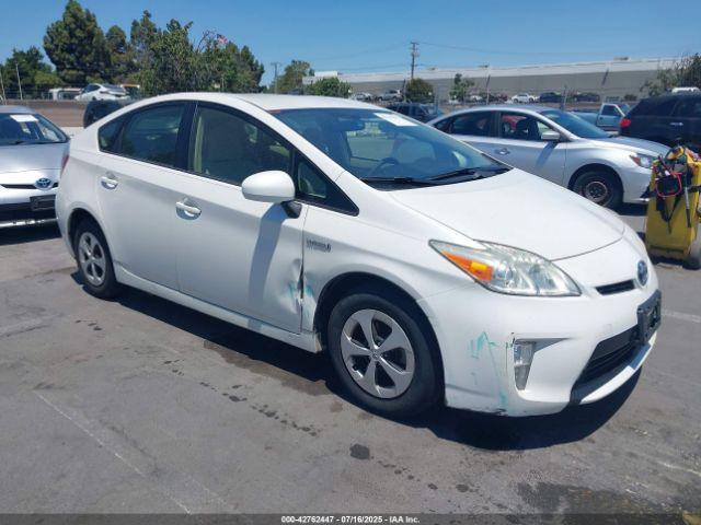  Salvage Toyota Prius