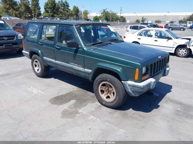  Salvage Jeep Cherokee