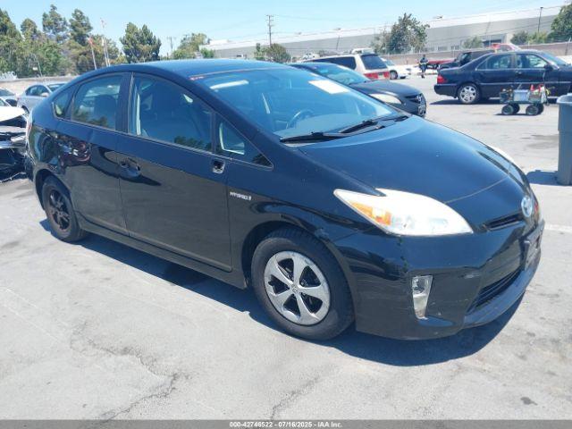  Salvage Toyota Prius